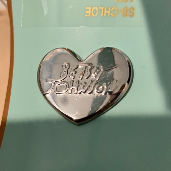 STUNNING Betsey Johnson Pumps (10) - Picture 5 of 6